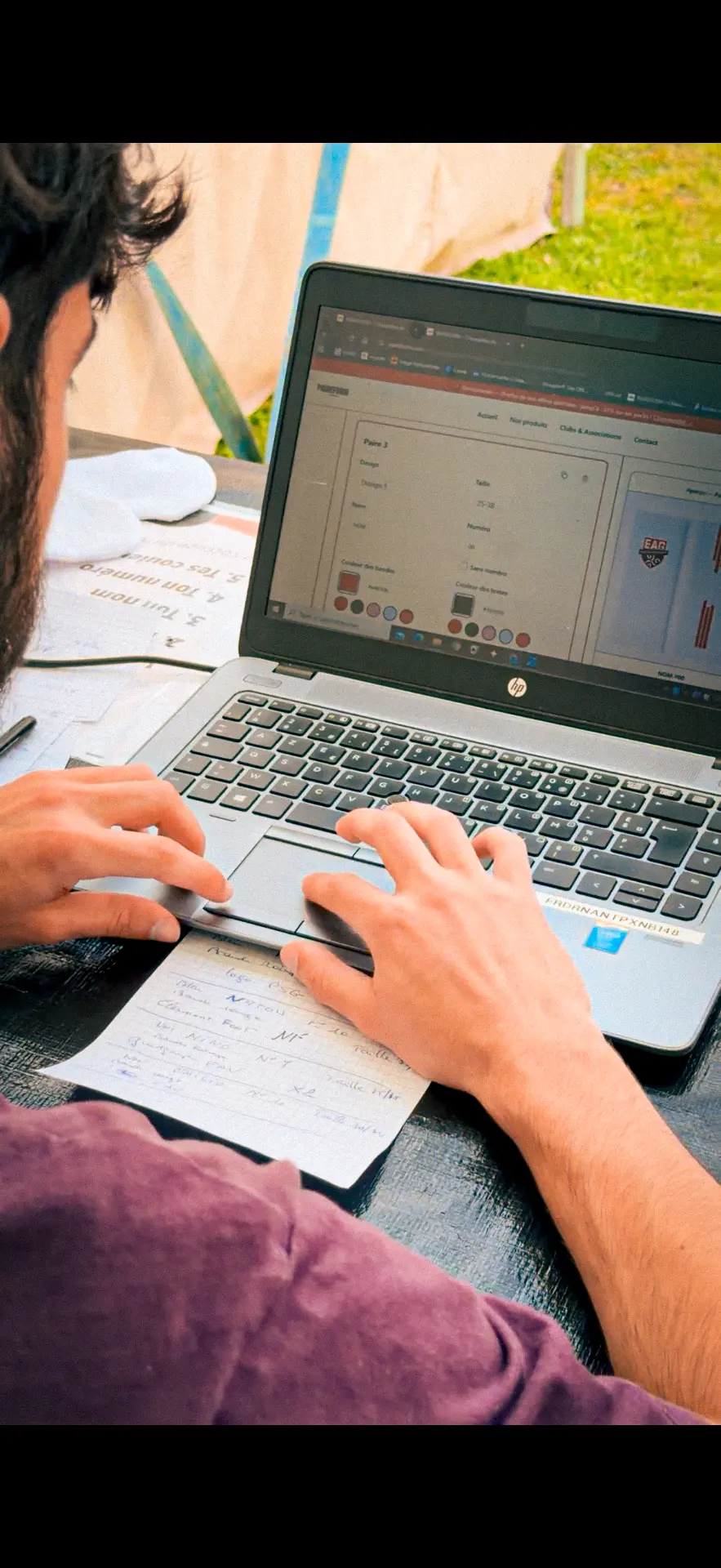 Prise de commande personnalisée sur un stand Paireform
